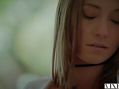 गुदा-प्रेमी वेलेंटीना नप्पी सेक्सी रोमांटिक मूवी बनाम द फुट फेटिशिस्ट बीबीसी